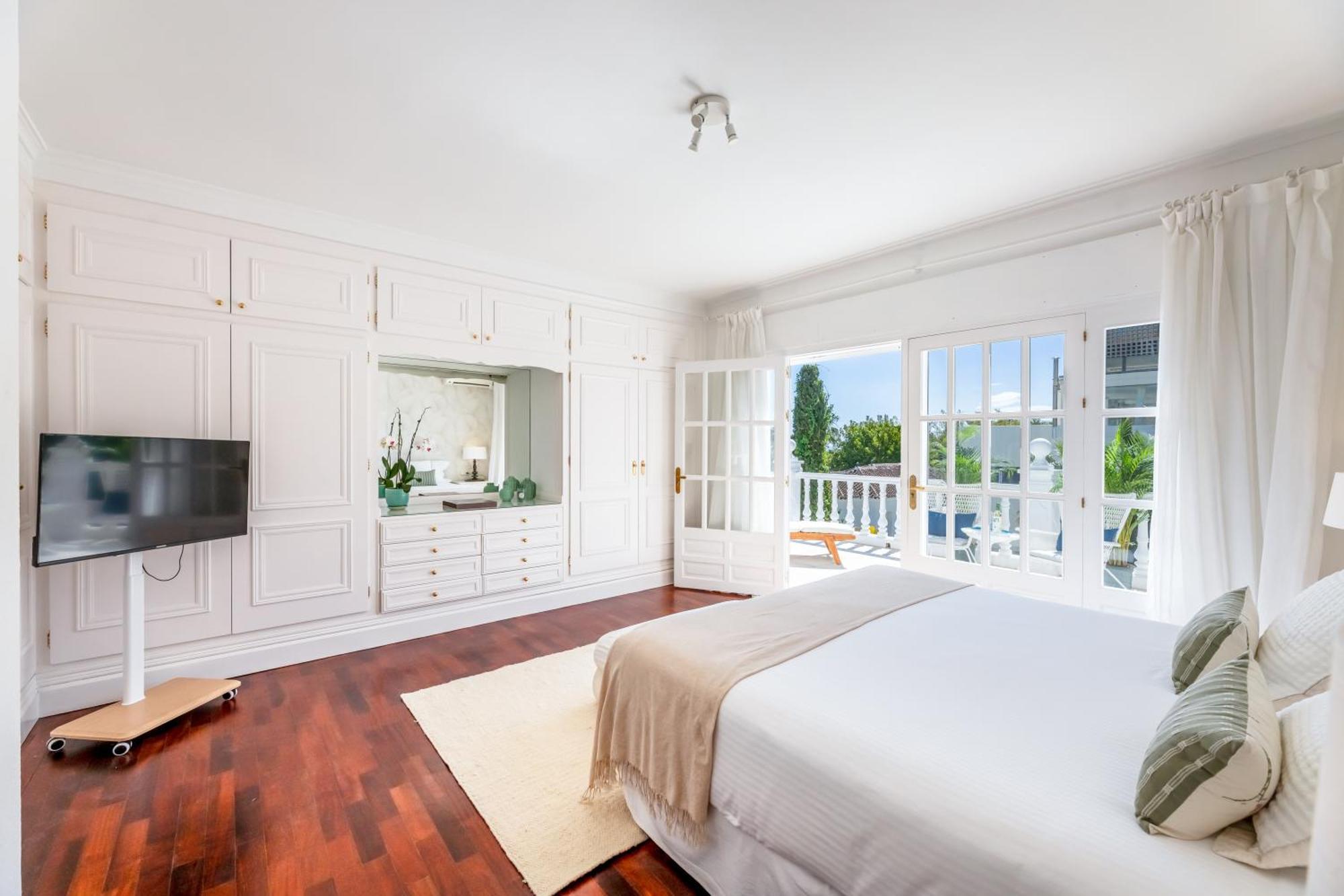 Aurora Boutique House - Only Adults Bed and Breakfast Μαρμπέλλα Εξωτερικό φωτογραφία