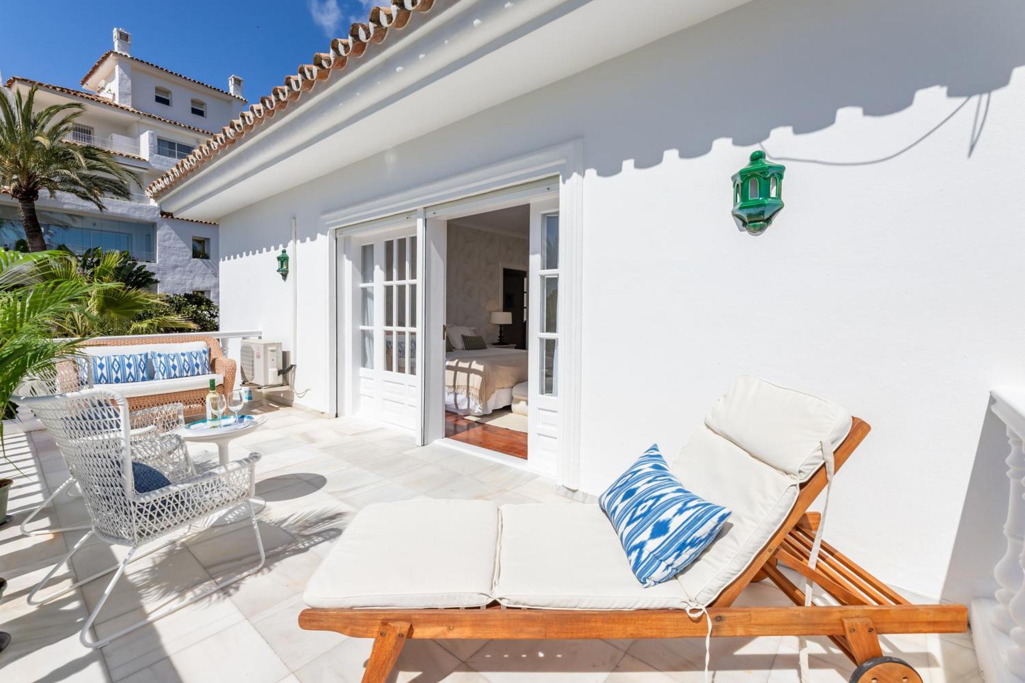 Aurora Boutique House - Only Adults Bed and Breakfast Μαρμπέλλα Εξωτερικό φωτογραφία